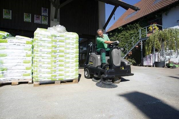 xe quet hut ngoi lai karcher km 105/110 r g+kssb hinh 0