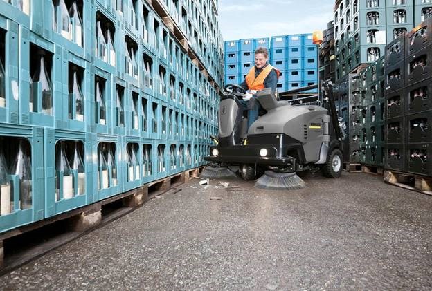 xe quet hut ngoi lai karcher karcher km 125/130 r g+kssb hinh 0