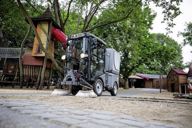 xe quet rac do thi karcher mc 80 hinh 0