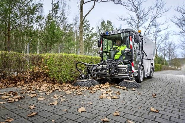 xe quet rac do thi karcher mc 250 hinh 1