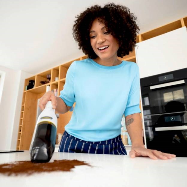 may hut bui cam tay karcher cvh 3 hinh 1