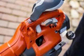 may thoi la husqvarna 125b hinh 3
