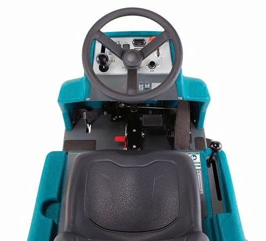 xe quet san mini chay bang pin ngoi lai tennant 6100 hinh 4
