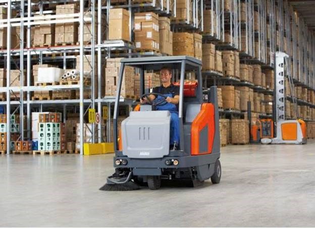 xe quet rac ngoi lai sweepmaster 1500 rh hinh 1